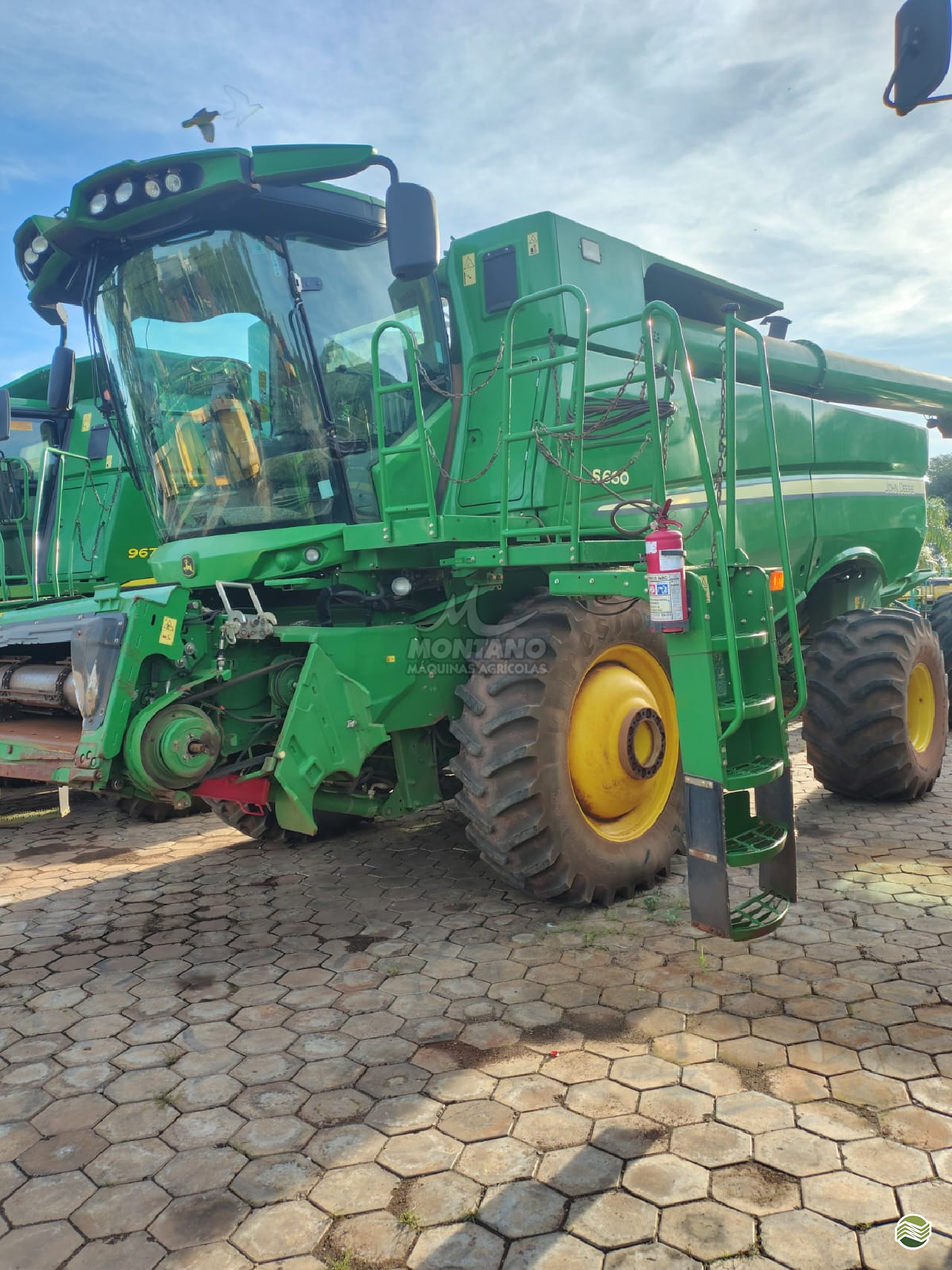 COLHEITADEIRA JOHN DEERE JOHN DEERE S660 Montano Máquinas Agrícolas LAGOA VERMELHA RIO GRANDE DO SUL RS